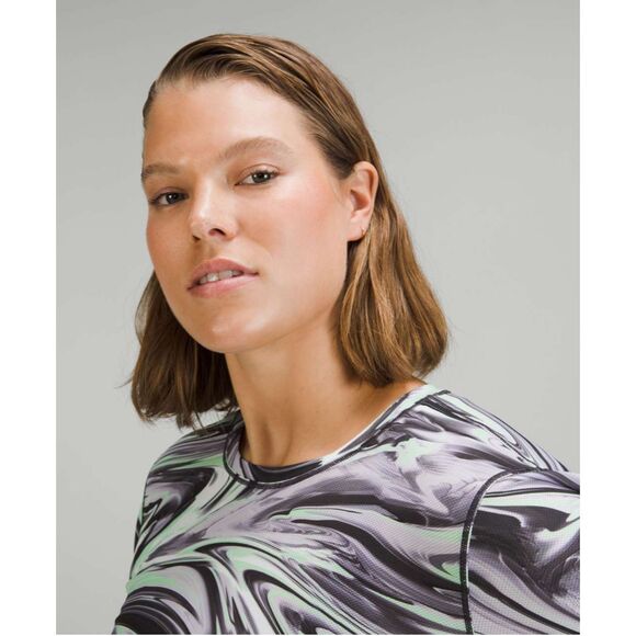 Lululemon High-Neck Running & Training T-Shirt Paint Glide Warp Size 4 NWT - Picture 3 of 5